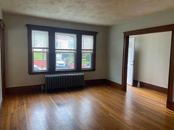 3rd image of 34-36 Cedrus Ave #1