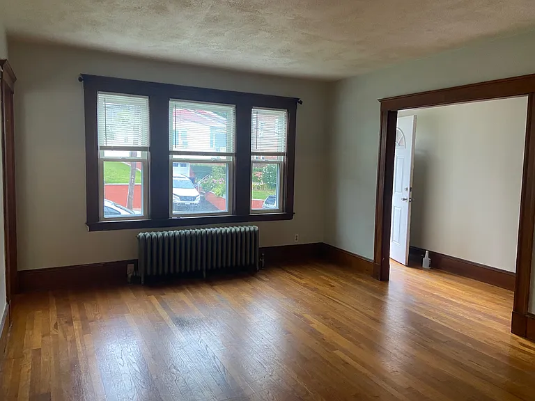 34-36 Cedrus Ave #1 — Photo 3