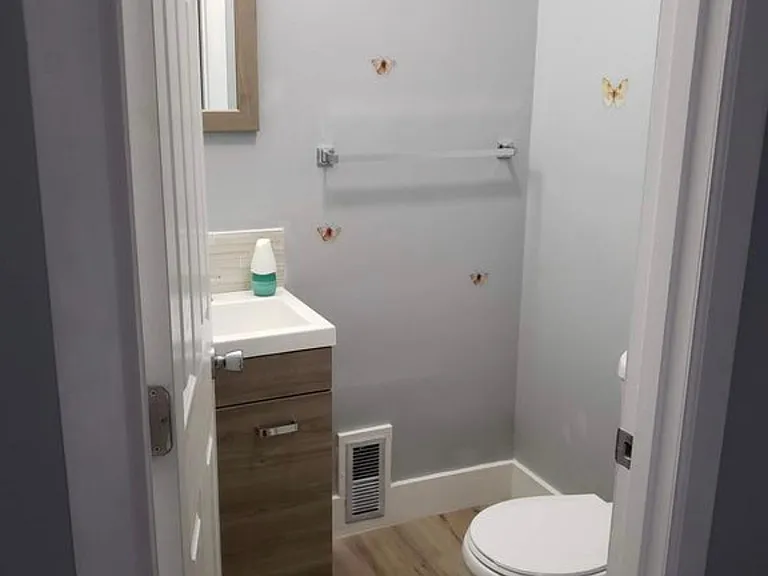 7830 S South Shore Dr #6 — Photo 6