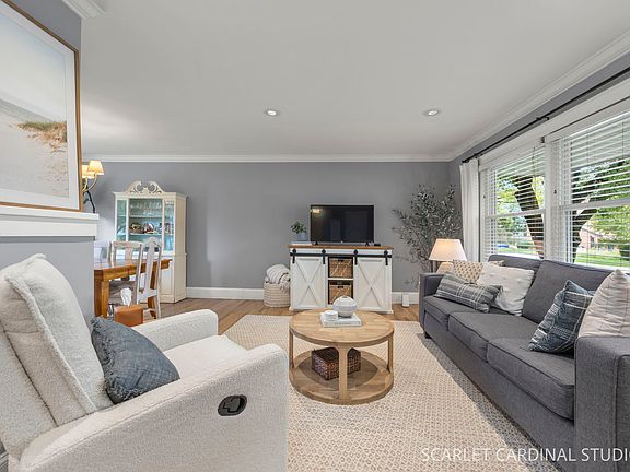 4th image of 213 W Gartner Rd