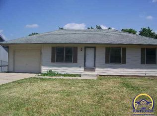 711 Porter St, Auburn, KS 66402