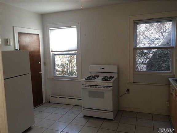 4th image of 4015 214th Pl