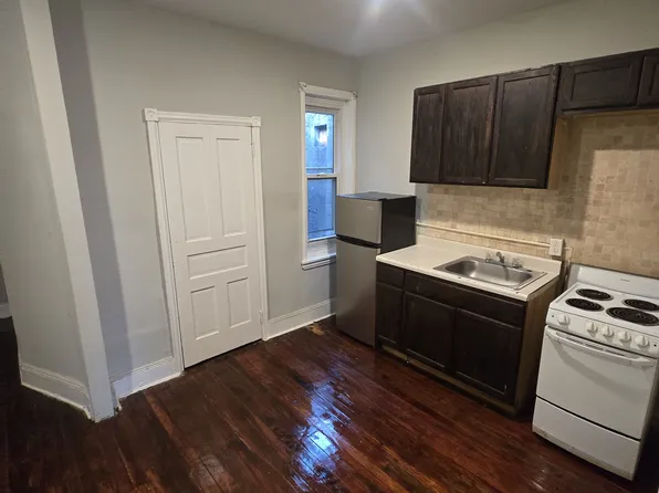 1327 N 49th St #1, Philadelphia, PA 19131