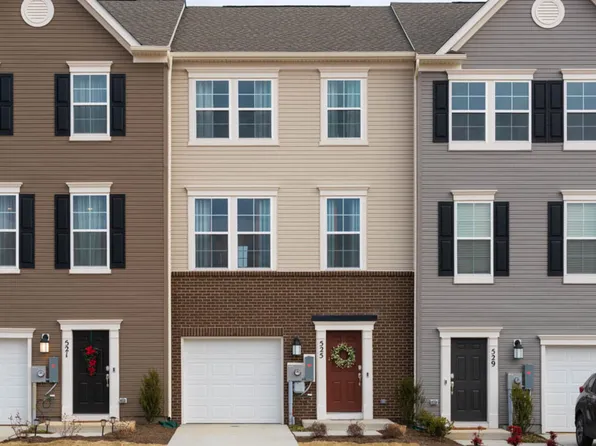(undisclosed Address), Charles Town, WV 25414