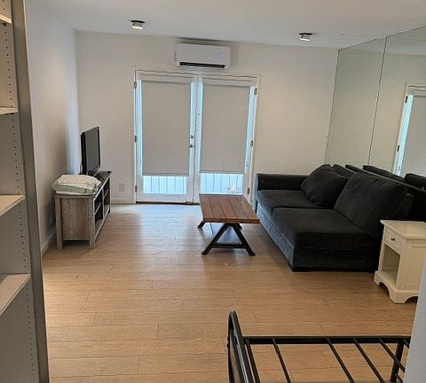Larger Room - capacity for 2
