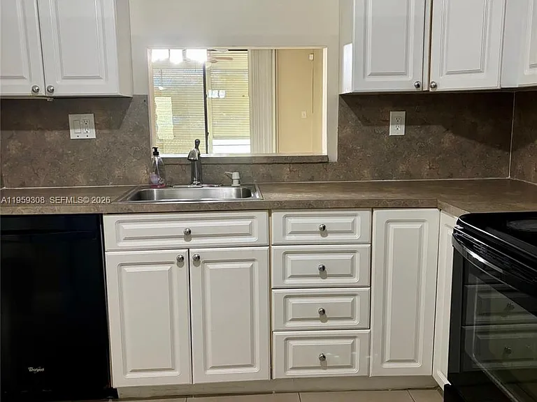 1800 SW 81st Ave #1112 — Photo 8