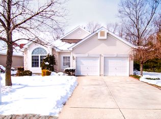 2 Merion Ln, Jackson, NJ 08527