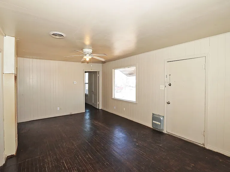 106 N Virginia St — Photo 15