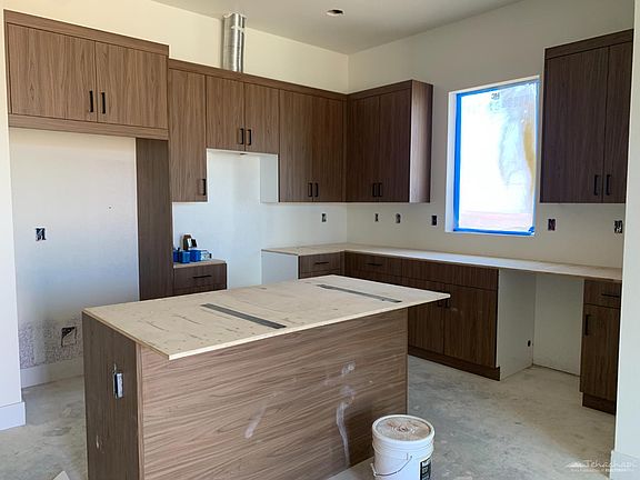 5th image of 210 Pinon St #18