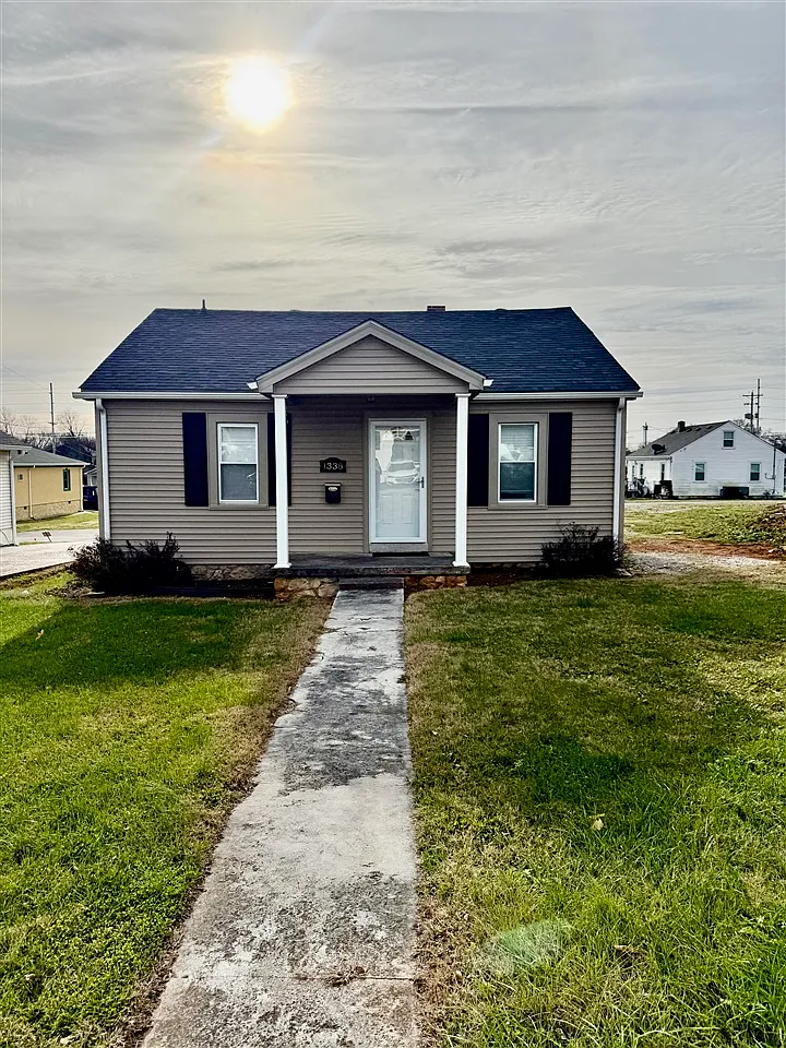 2 bed, 784 sqft, $1,800 — Photo 1