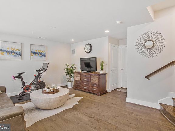 4th image of 65 Primrose Hill Ln
