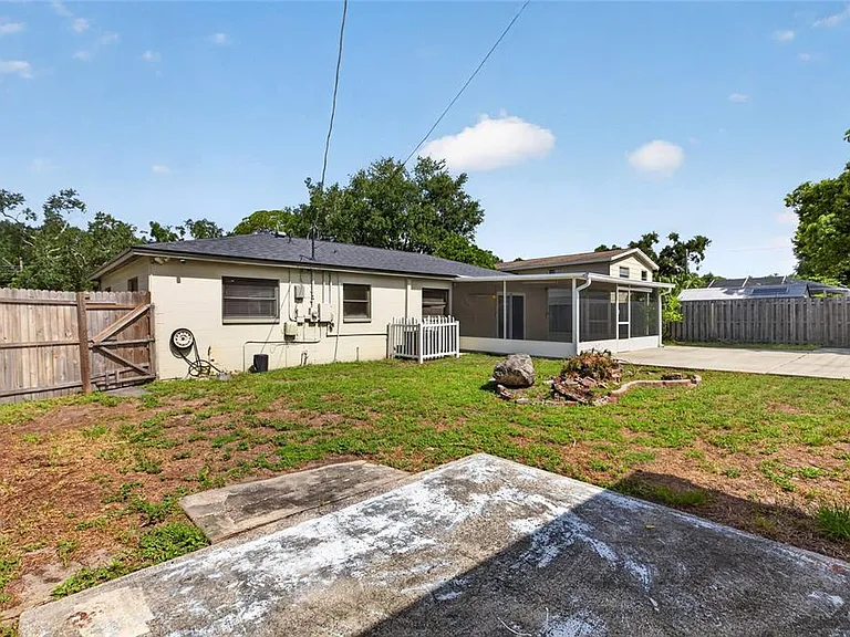 6411 Santa Monica Dr — Photo 33