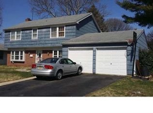 16 Edison Ln, Willingboro, NJ 08046