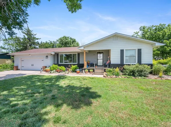 520 N Ohio St, Benton, KS 67017