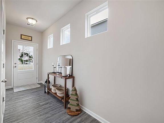 4th image of 117 Pinnacle Way