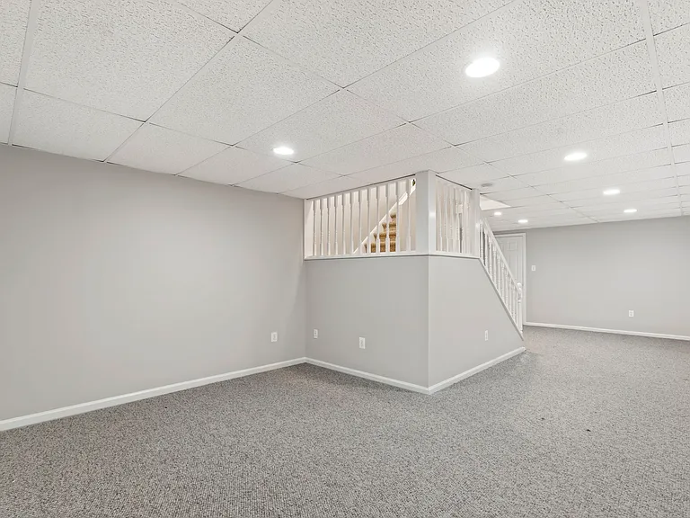 5 Ogden Ct — Photo 27