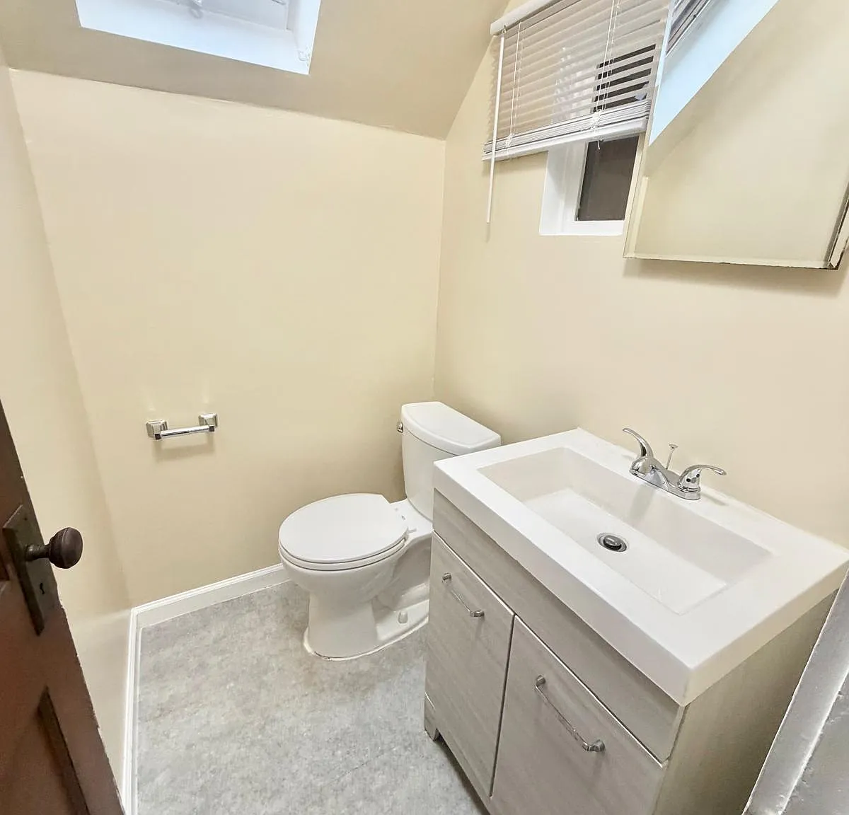 2 bed, 750 sqft, $1,400 — Photo 3