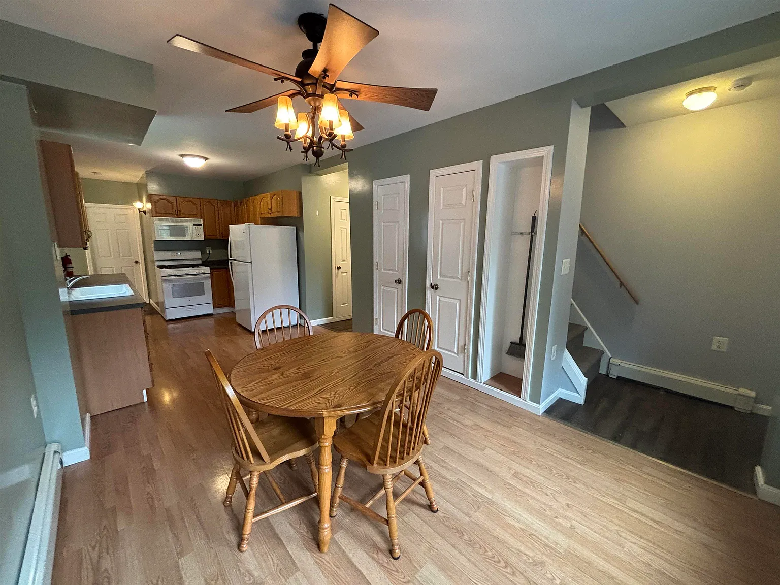 3 bed, 2.0 bath, 1750 sqft, $2,500 — Photo 4