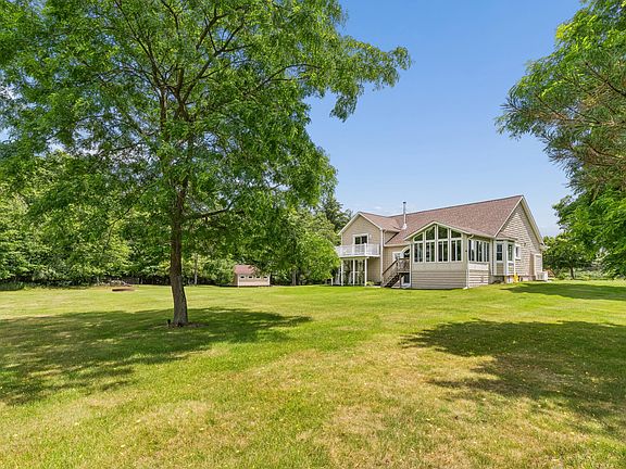 5th image of 4902 Mount Morris Rd