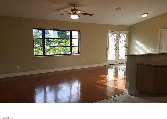 3rd image of 5325 SW 10th Ave