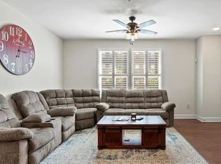 9811 Ames Dr, Manassas, VA 20110