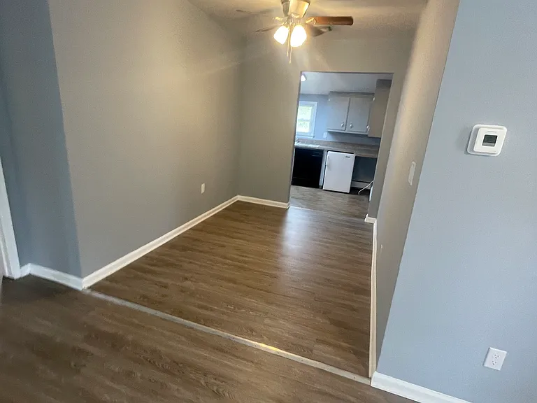 1033 Montgomery Ave — Photo 19