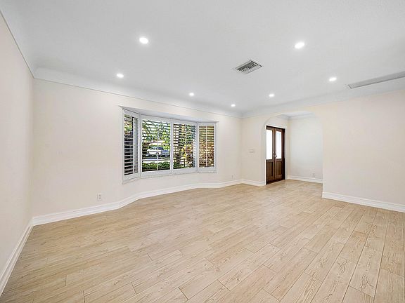4th image of 1061 NW 3rd St