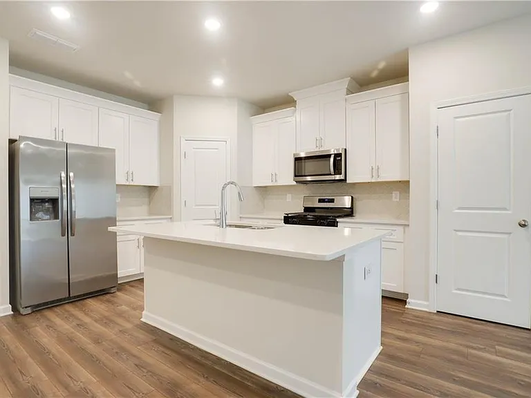 116 Cedar Ln — Photo 4