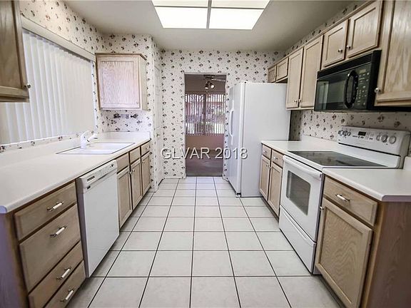 4th image of 8509 Glenmount Dr