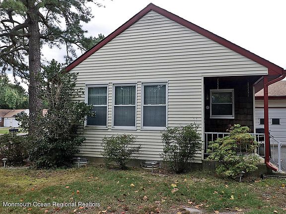 2nd image of 4B Quincy Dr