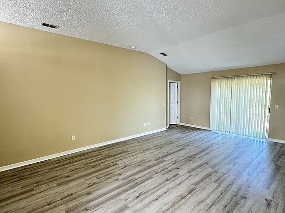 5th image of 56 Peppercorn Ln