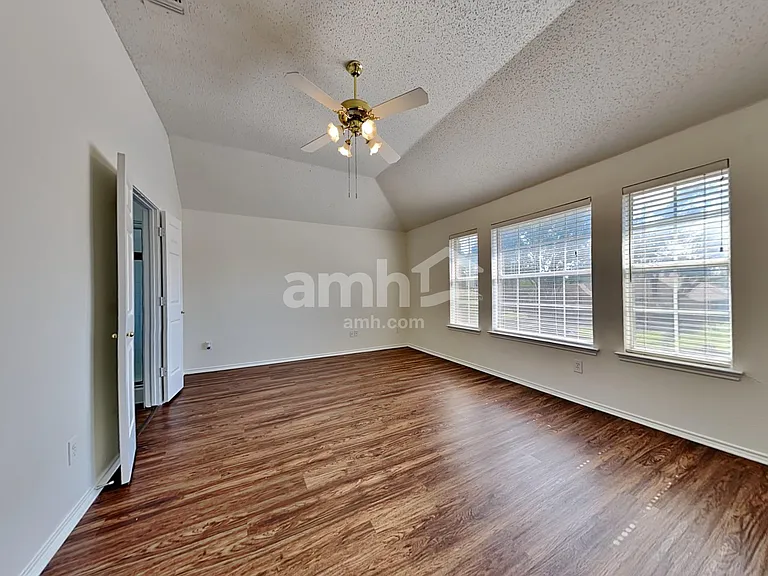 601 Ridgemont Dr — Photo 14