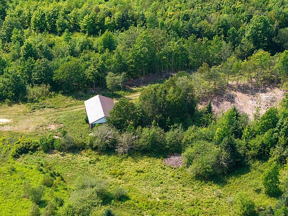 3rd image of 600 E Fraser Rd