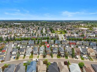 26 SW Walden Ct SE, Calgary, AB T2X 0N4
