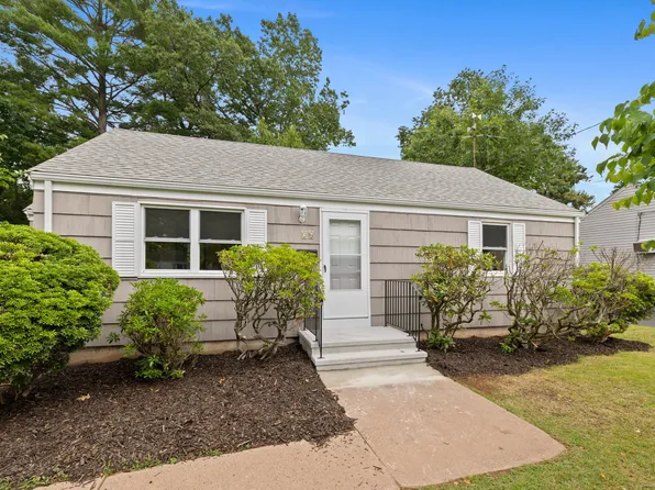 26 Pinecrest Drive, East Hartford, CT 06118