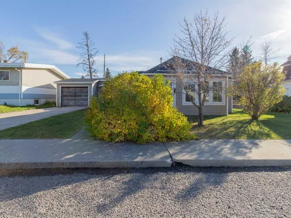 420 N 17th St, Fort Macleod, AB T0L 0Z0