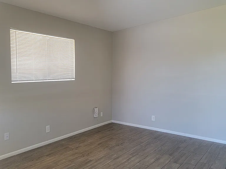 204 N Standage — Photo 20