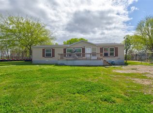 269 E Golden Oaks Dr, Mabank, TX 75156