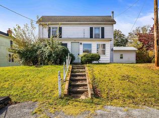 613 6th St, Shenandoah, VA 22849