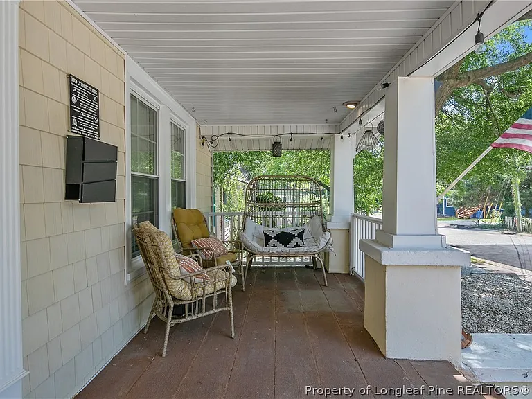 1208 Goodview Ave — Photo 3