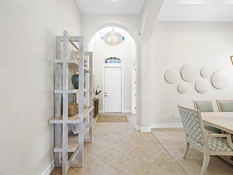 7831 Valencia Ct — Photo 13