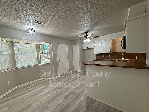 4th image of 308 W Austin St
