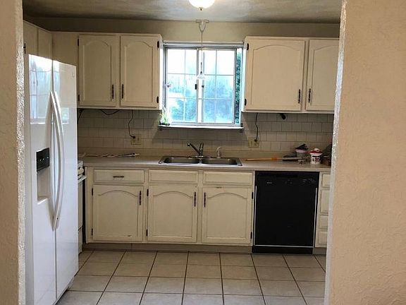 2nd image of 65 Lexington Ave