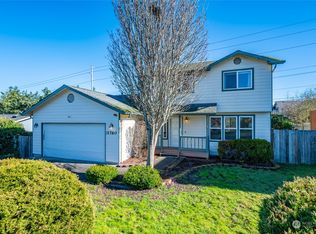 1760 SW Nienhuis St, Oak Harbor, WA 98277