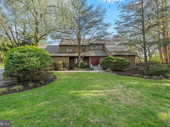 57 Sugar Maple Dr, Newtown Square, PA 19073