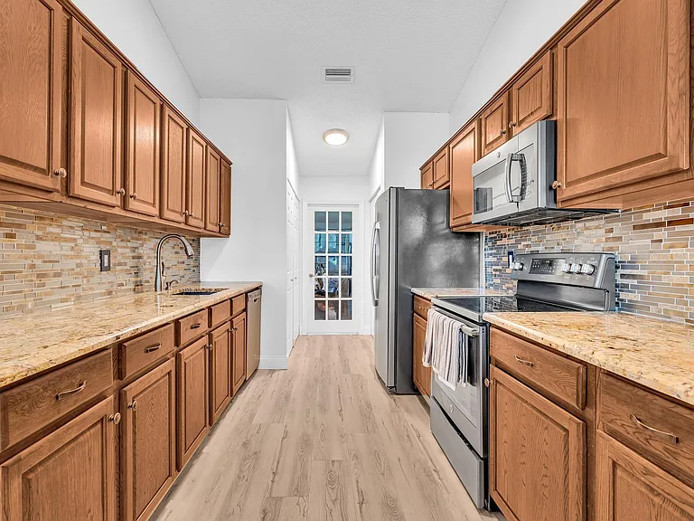 8099 Cassia Dr — Photo 10