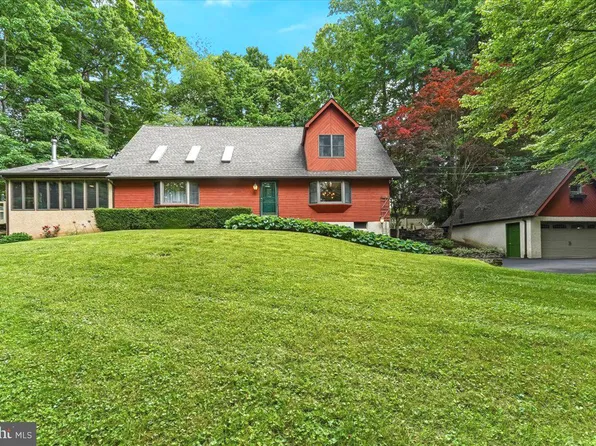 28 Woodland Dr, Glen Mills, PA 19342