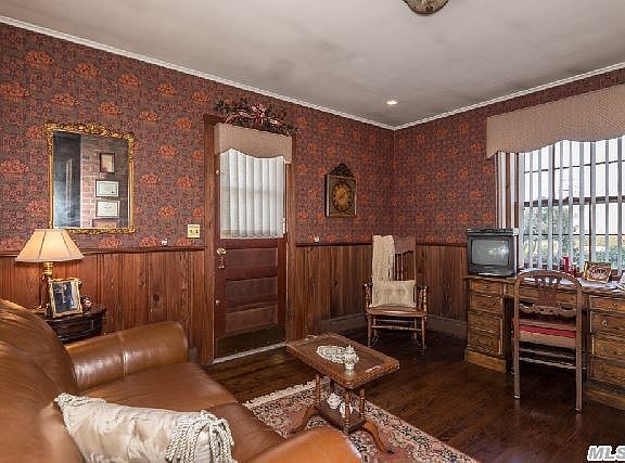 4th image of 50 S Gillette Ave