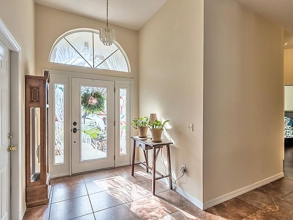 5th image of 25 Circle Creek Way