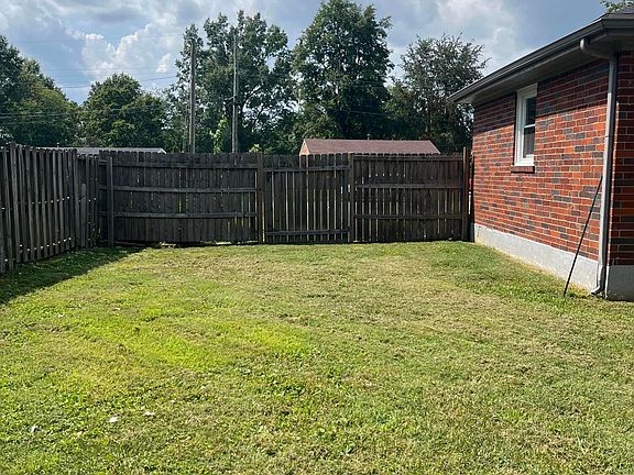 5th image of 2024 Dixie Garden Dr